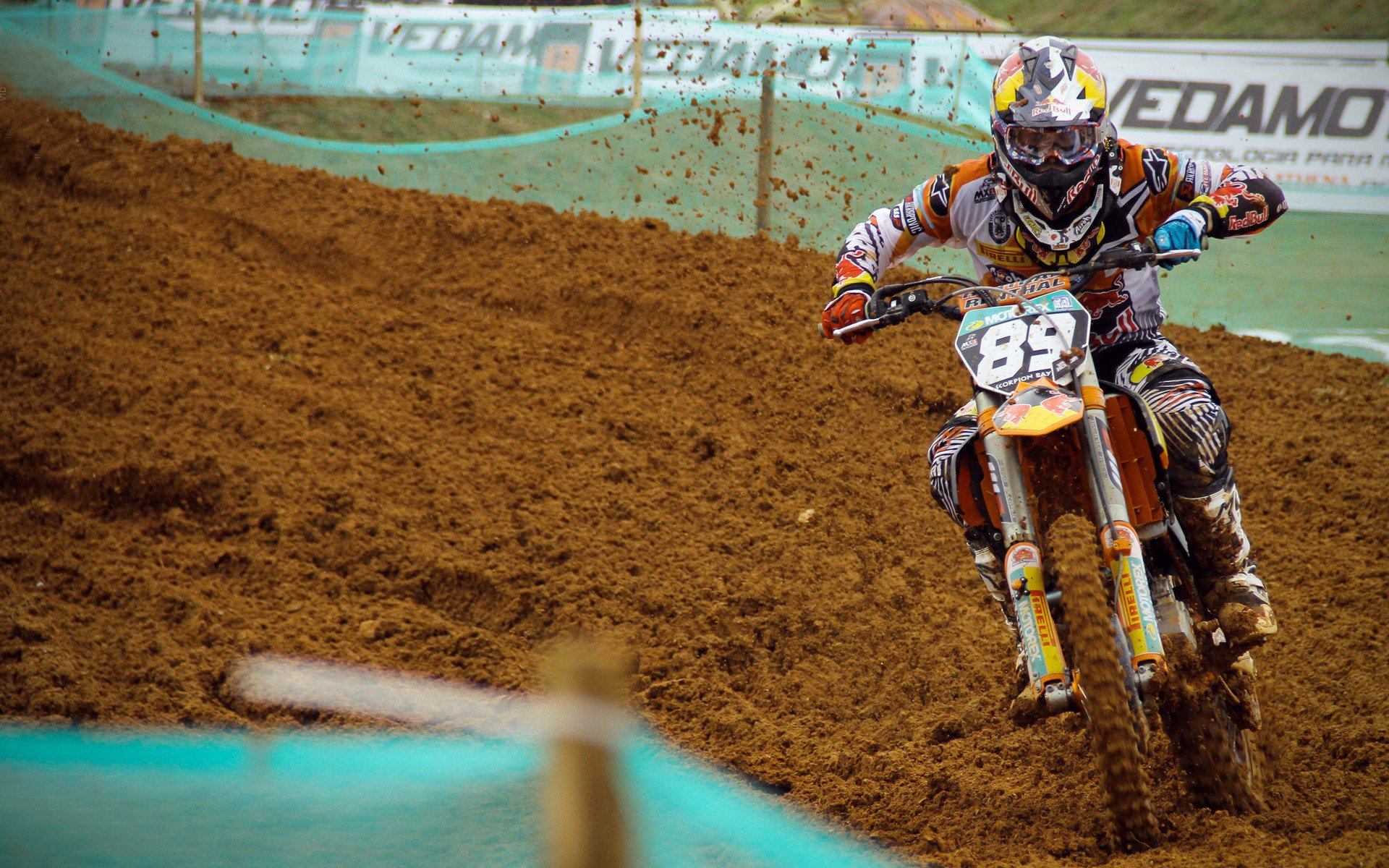 性别平等在电竞行业的逐步实现，女性选手展现风采，电竞男女差别